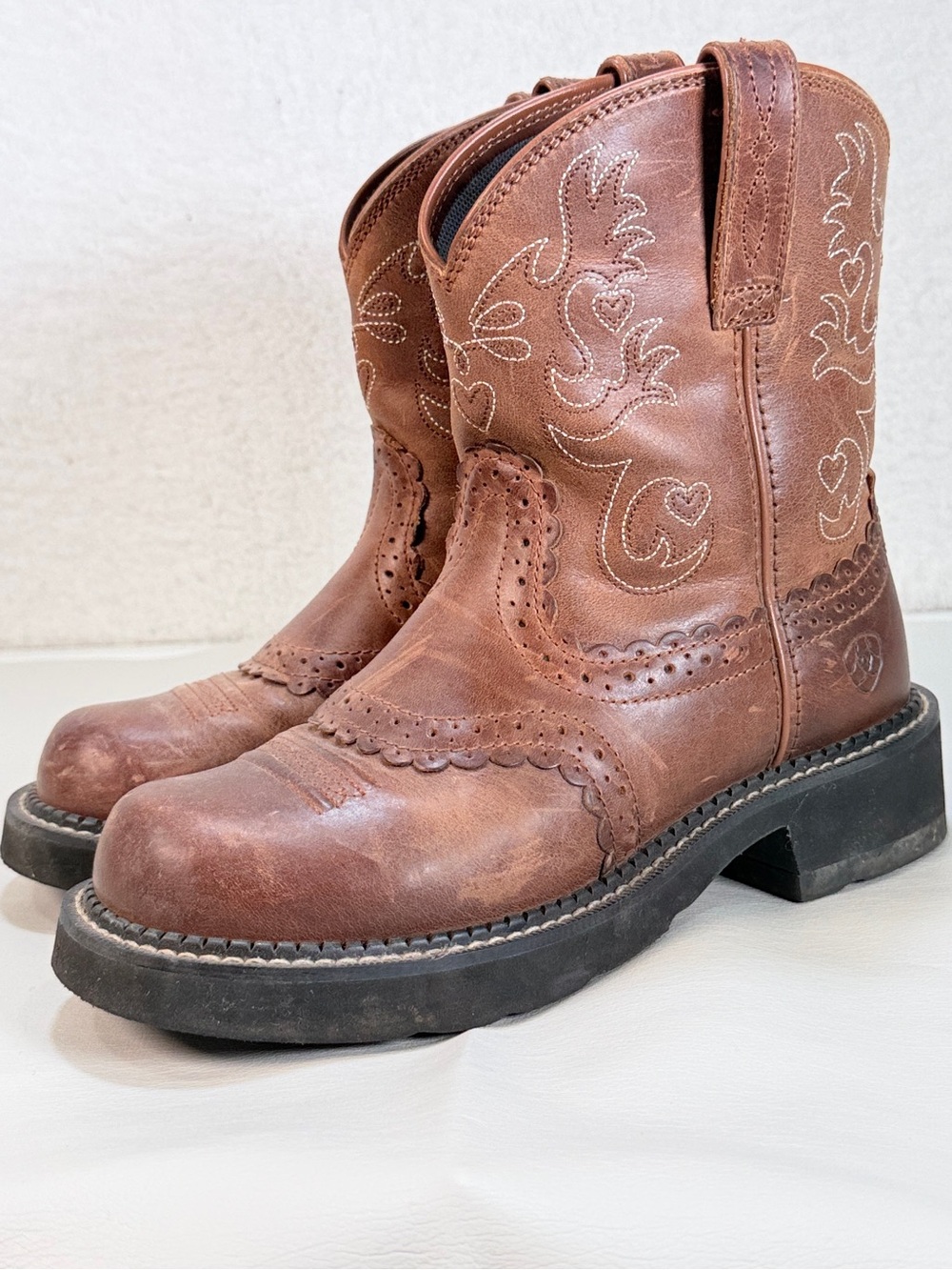 Ariat Womens Size 6 B Brown Leather Western Roper Cowboy Boots Brogue Hearts